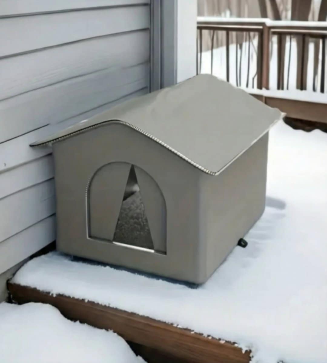 Całoroczny domek dla kota lub małego psa – ocieplany i wodoodporny